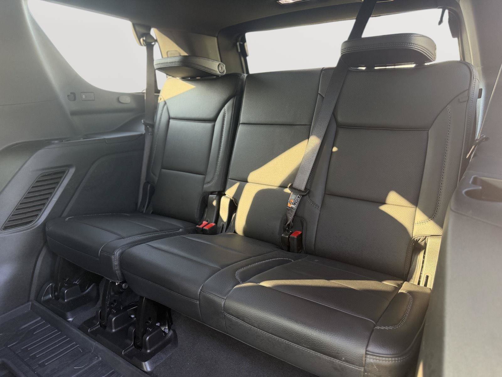 Used 2026 GMC Yukon Denali w/ LPO, Floor Liner Package AWD/4WD image 25