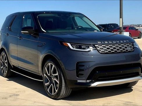 New 2025 Land Rover Discovery Metropolitan Edition image 2
