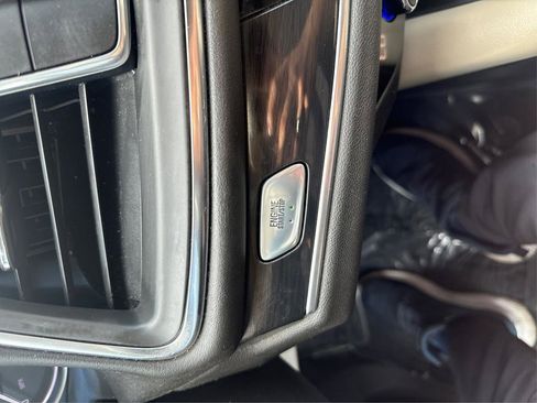 Used 2018 Buick Enclave Essence image 41