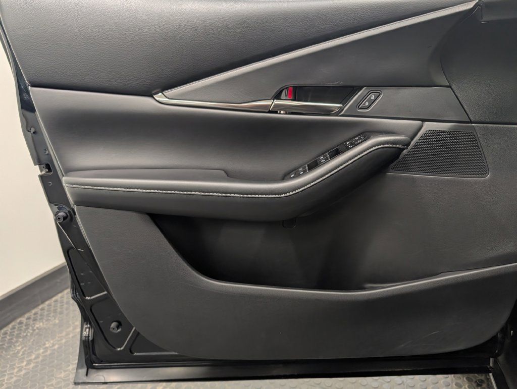 Certified 2024 MAZDA CX-30 AWD 2.5 S w/ Preferred Package image 9