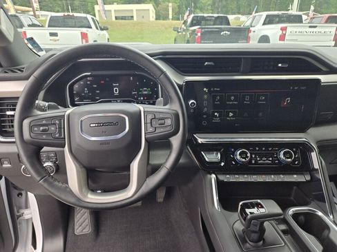 Used 2024 GMC Sierra 1500 Denali w/ Technology Package AWD/4WD image 7