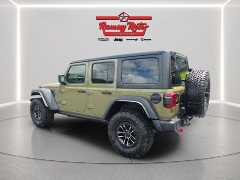 Used 2025 Jeep Wrangler Unlimited Rubicon w/ XTREMEE 35" Tire Package AWD/4WD image 3