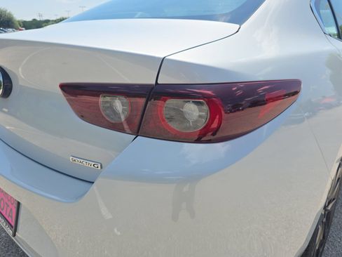 Used 2025 MAZDA MAZDA3 s FWD image 29