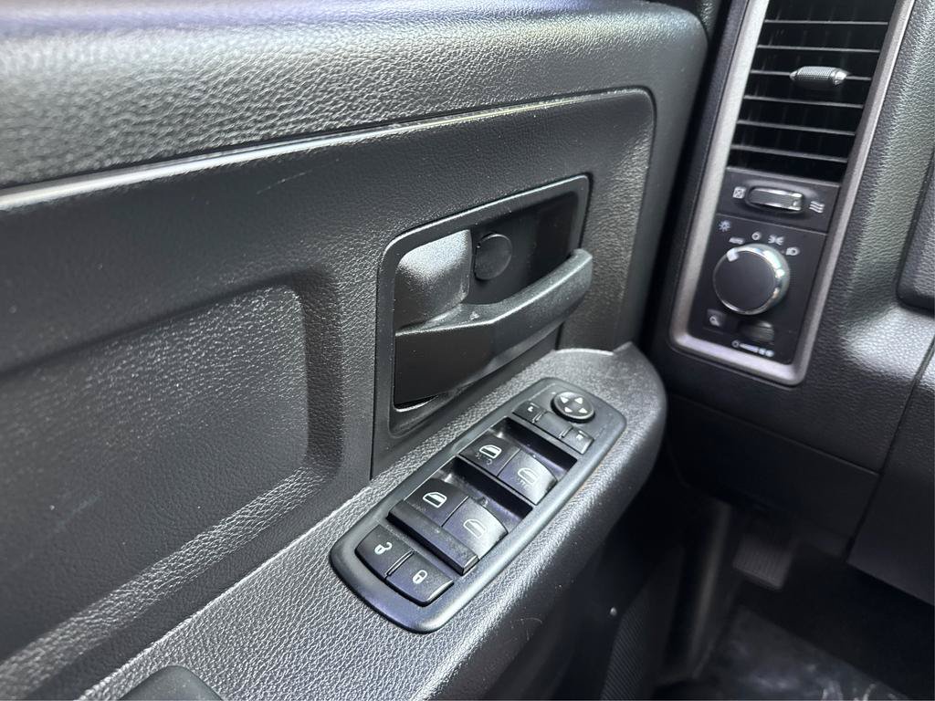 Used 2016 RAM 2500 Tradesman w/ Chrome Appearance Group RWD image 27