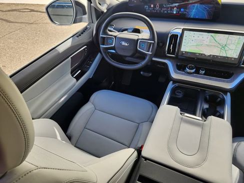 New 2026 Ford Expedition Max Platinum w/ Platinum Ultimate Package AWD/4WD image 10