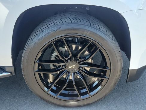 Used 2016 GMC Yukon SLT image 36