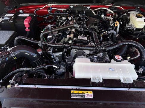 Used 2025 Toyota Tacoma TRD Off-Road image 30