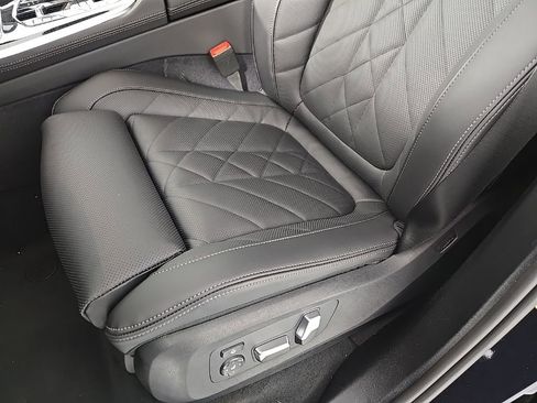 New 2026 BMW X5 xDrive50e w/ M Sport Package AWD/4WD image 10