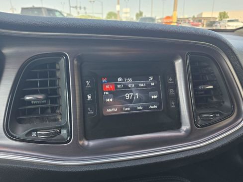 Used 2015 Dodge Challenger SXT RWD image 16