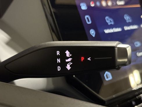 New 2027 Chevrolet Bolt LT w/ Comfort Package FWD image 18