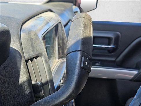 Used 2018 Chevrolet Silverado 1500 LT w/ Texas Edition image 9