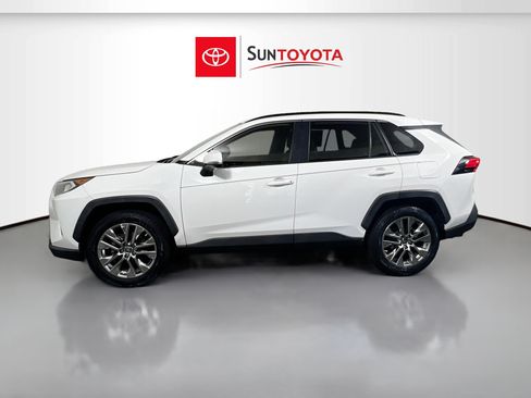 Used 2019 Toyota RAV4 XLE Premium FWD image 7