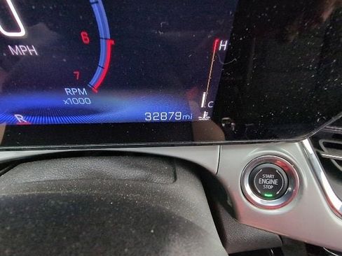 Used 2025 Chevrolet Trax LT w/ LT Convenience Package image 14