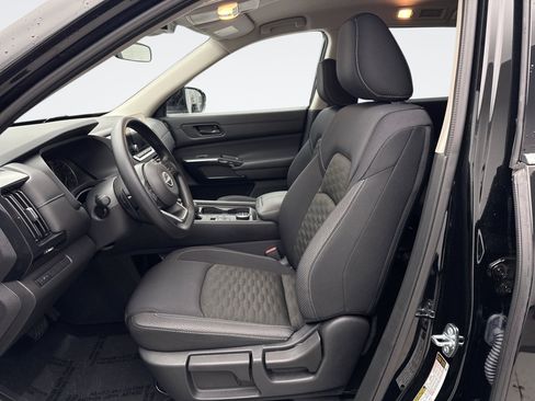 Used 2024 Nissan Pathfinder S w/ Cargo Package image 11