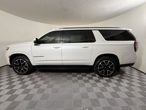 Used 2024 Chevrolet Suburban RST w/ Luxury Package RWD image 2