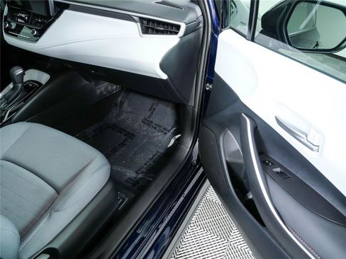 Used 2025 Toyota Corolla SE FWD image 24