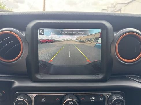Used 2022 Jeep Gladiator Mojave w/ Trailer Tow Package AWD/4WD image 17