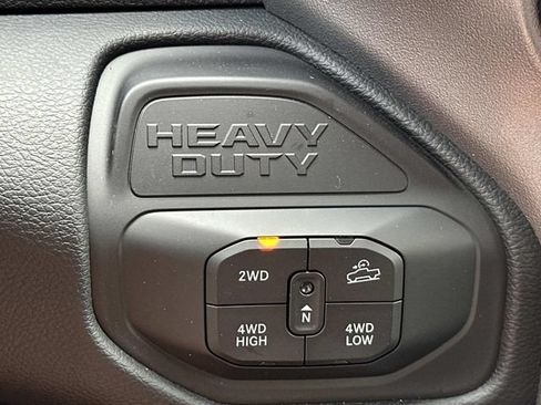 New 2026 RAM 2500 Laramie AWD/4WD image 39
