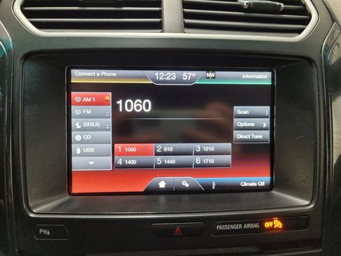 Used 2016 Ford Explorer XLT w/ Equipment Group 202A image 25