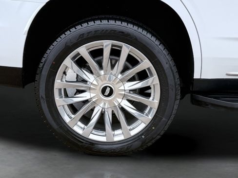 Used 2023 Cadillac Escalade Premium Luxury RWD image 7
