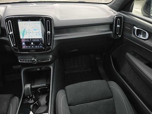 Used 2023 Volvo C40 P8 Recharge Ultimate w/ Protection Package Premier AWD/4WD image 19