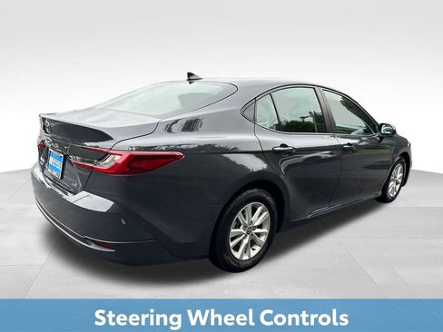 Used 2025 Toyota Camry LE FWD image 8
