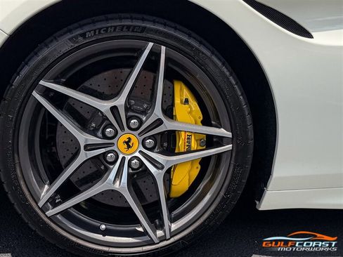 Used 2017 Ferrari California T RWD image 45