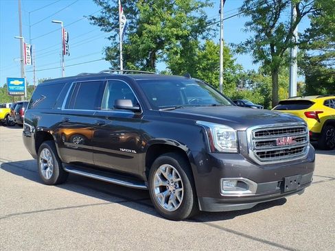 Used 2016 GMC Yukon XL SLE w/ Convenience Package image 3