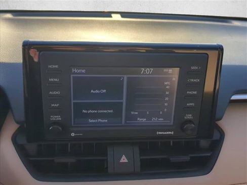 Used 2022 Toyota RAV4 LE FWD image 19