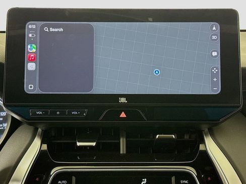 Used 2024 Toyota Venza XLE image 13