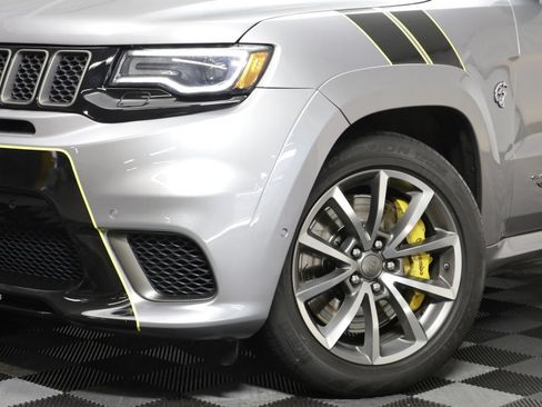 Used 2018 Jeep Grand Cherokee Trackhawk AWD/4WD image 3