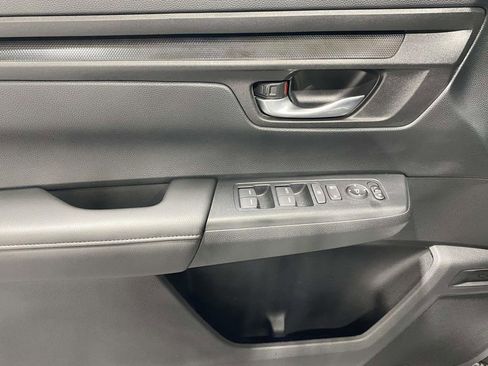 Used 2025 Honda CR-V LX image 18