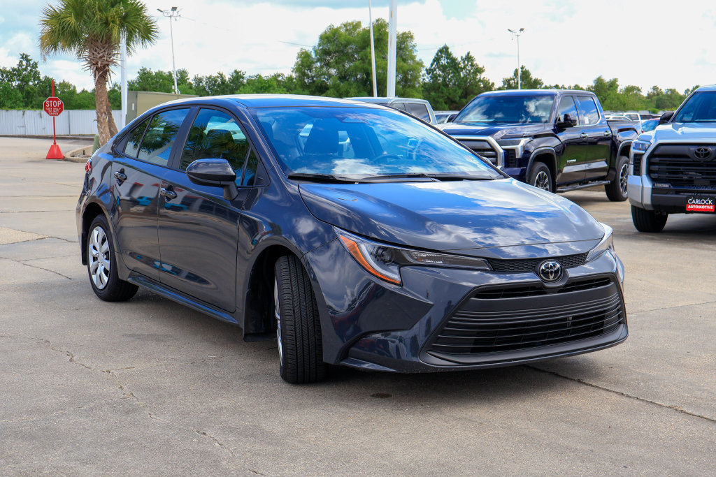 Used 2026 Toyota Corolla LE FWD image 24