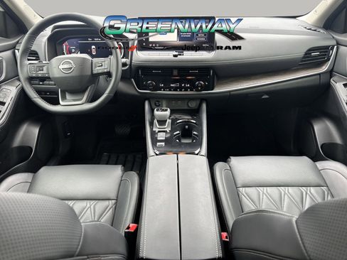 Used 2025 Nissan Rogue Platinum image 26