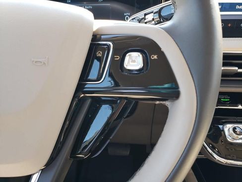Used 2023 Lincoln Corsair AWD w/ Equipment Group 101A image 15