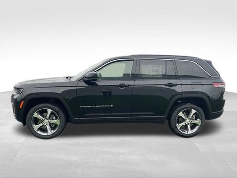 New 2026 Jeep Grand Cherokee Limited w/ Trailer Tow Package AWD/4WD image 11