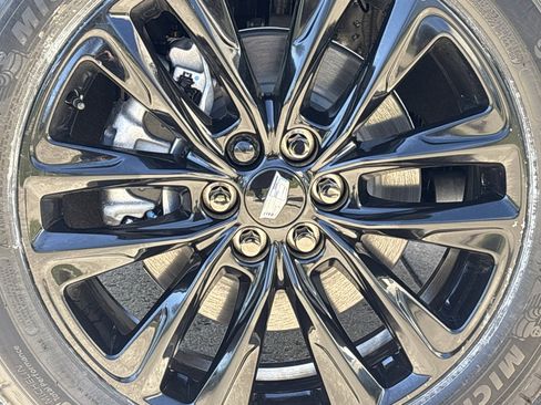 New 2026 Cadillac XT5 Premium Luxury w/ LPO, ONYX Package image 18