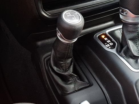 Certified 2021 Jeep Wrangler Sport AWD/4WD image 15