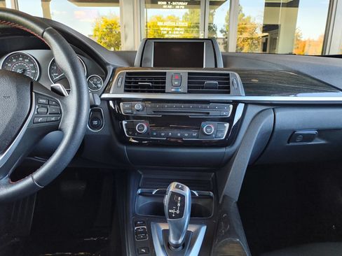 Used 2017 BMW 330e RWD image 29