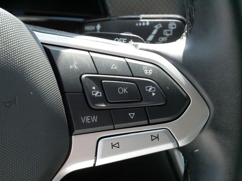 Used 2024 Volkswagen Atlas Peak Edition SE AWD/4WD image 26