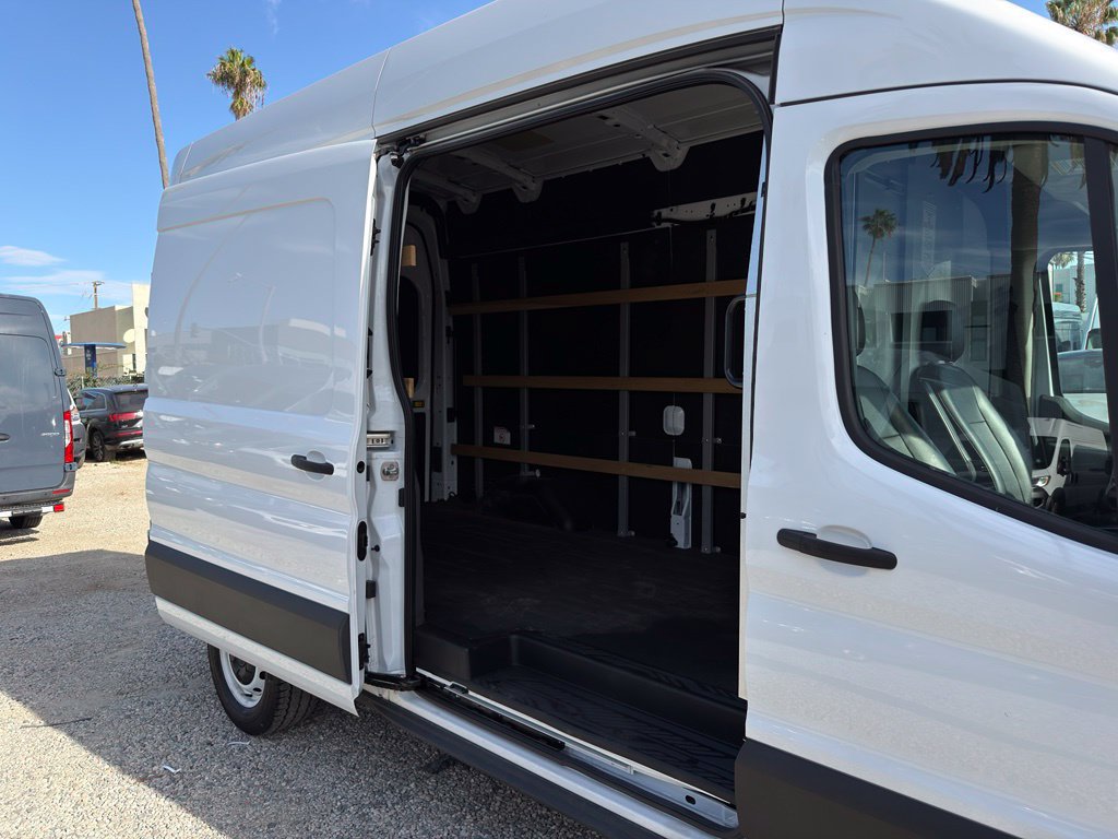 Used 2022 Ford E-Transit 148 High Roof w/ Load Area Protection Package RWD image 6