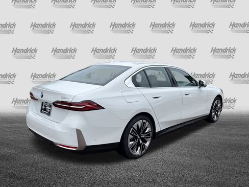 Used 2025 BMW 530i image 10