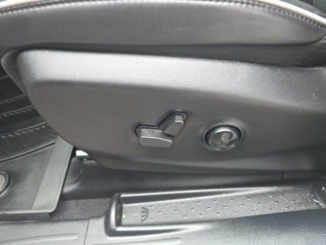 Used 2024 Chrysler Pacifica Limited w/ Uconnect Theater Family Group AWD/4WD image 19