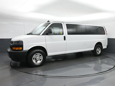 Used 2023 Chevrolet Express 3500 LS RWD image 3
