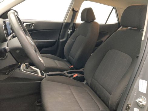 Used 2021 Hyundai Venue SE FWD image 17