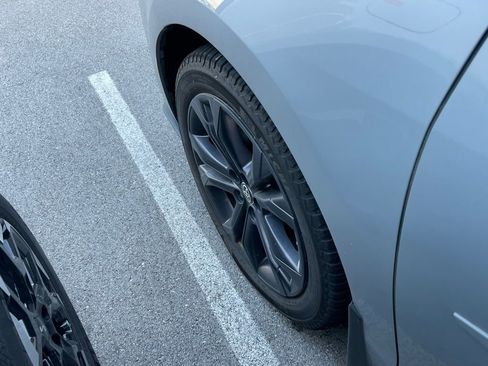 Used 2023 Toyota Sienna XSE FWD image 9