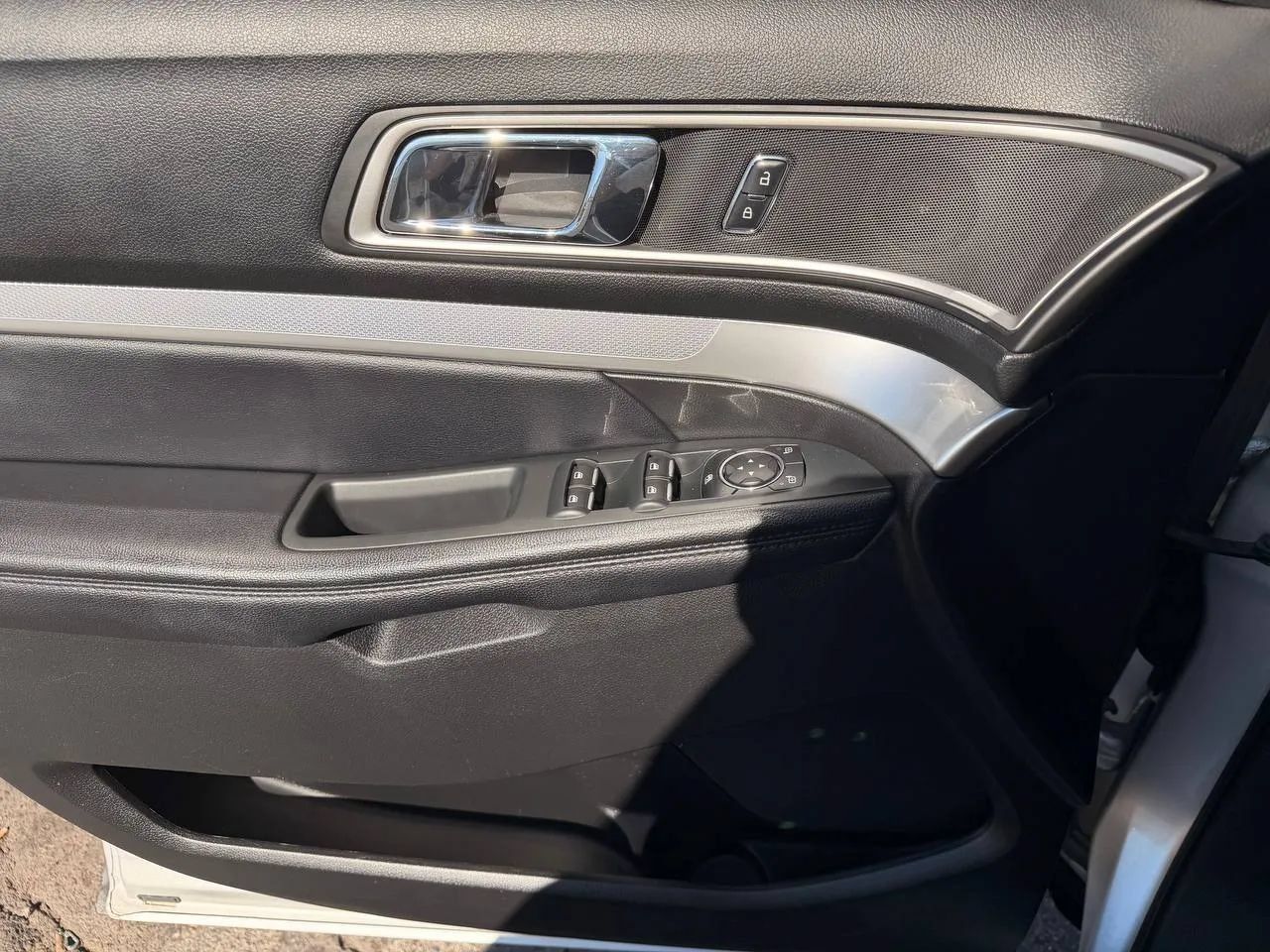 Used 2017 Ford Explorer XLT FWD image 52