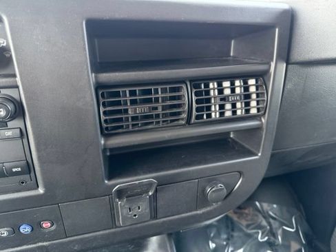 Used 2021 GMC Savana 3500 Extended w/ Driver Convenience Package RWD image 16
