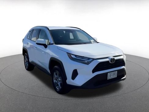 Used 2025 Toyota RAV4 XLE image 3