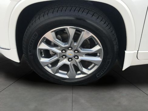 Certified 2018 Chevrolet Traverse Premier w/ LPO, Floor Liner Package AWD/4WD image 27